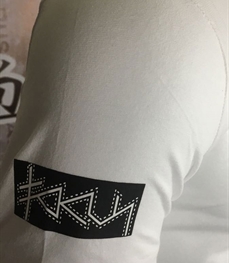 市场上装-T恤-时尚男装t恤