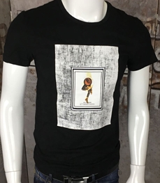 市场上装-T恤-时尚男装t恤