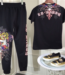 市场上装-套装-休闲男装套装