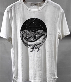 市场上装-T恤-时尚男装t恤