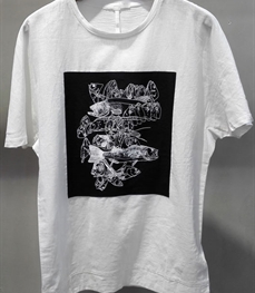 市场上装-T恤-时尚男装t恤