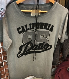 市场上装-T恤-（实拍）时尚男装t恤