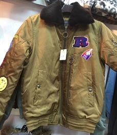 市场上装-夹克-（实拍）时尚男装夹克