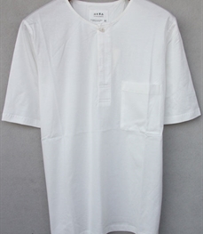 市场上装-T恤-时尚男装t恤