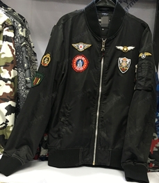 市场上装-夹克-（实拍）时尚男装夹克