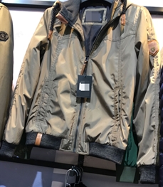 市场上装-夹克-（实拍）时尚男装夹克