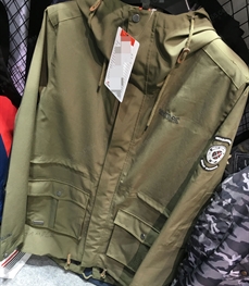 市场上装-中长外套-（实拍）时尚男装中长外套