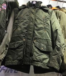 市场上装-中长外套-（实拍）时尚男装中长外套