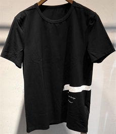 市场上装-T恤-时尚男装t恤