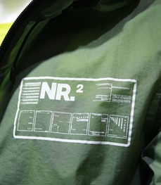 市场上装-夹克-时尚男装夹克