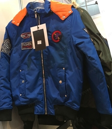 市场上装-夹克-（实拍）时尚男装夹克