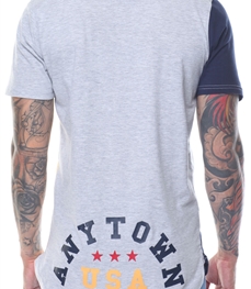 市场上装-T恤-时尚男装t恤