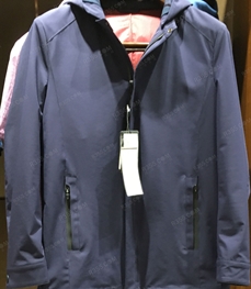 市场上装-大衣-（实拍）时尚商务大衣