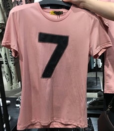 市场上装-T恤-（实拍）时尚男装t恤