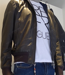 市场上装-皮衣-（实拍）时尚商务皮衣