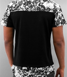 市场上装-T恤-时尚男装t恤