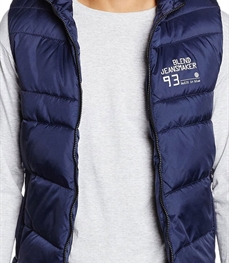 市场上装-马夹-时尚男装马甲