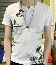 市场上装-T恤-时尚男装t恤