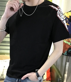 市场上装-T恤-时尚男装t恤