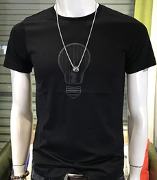 市场上装-T恤-时尚男装t恤