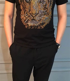 市场上装-套装-休闲男装套装