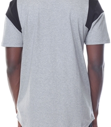 市场上装-T恤-时尚男装t恤