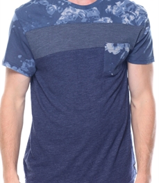 市场上装-T恤-时尚男装t恤