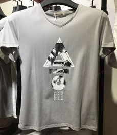 市场上装-T恤-（实拍）时尚男装t恤