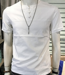 市场上装-T恤-时尚男装t恤