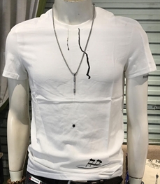 市场上装-T恤-时尚男装t恤