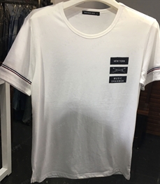 市场上装-T恤-（实拍）时尚男装t恤