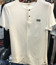 市场上装-T恤-（实拍）时尚男装t恤