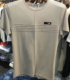 市场上装-T恤-（实拍）时尚男装t恤