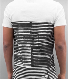 市场上装-T恤-时尚男装t恤