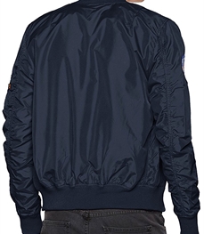 市场上装-夹克-时尚男装夹克