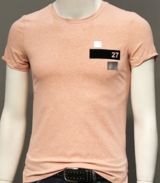 市场上装-T恤-时尚男装t恤