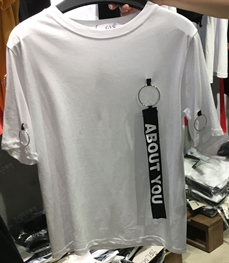 市场上装-T恤-（实拍）时尚男装t恤