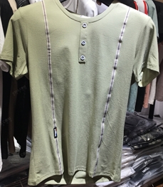 市场上装-T恤-（实拍）时尚男装t恤