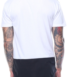 市场上装-T恤-时尚男装t恤