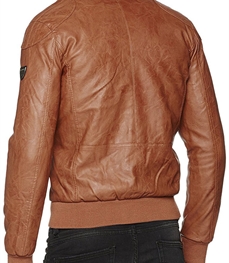市场上装-皮衣-时尚男装皮衣
