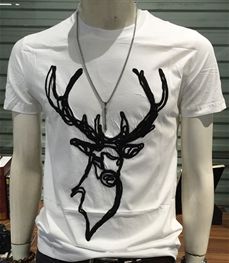 市场上装-T恤-时尚男装t恤