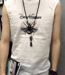 市场上装-T恤-时尚男装t恤