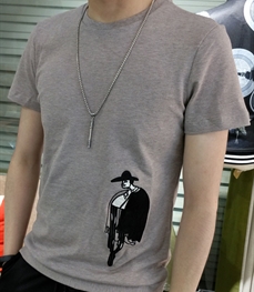 市场上装-T恤-时尚男装t恤