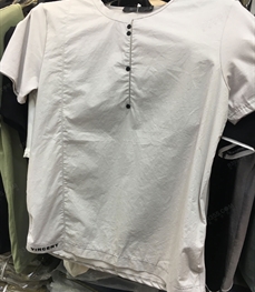 市场上装-T恤-（实拍）时尚男装t恤