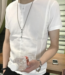 市场上装-T恤-时尚男装t恤