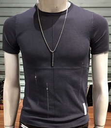 市场上装-T恤-时尚男装t恤