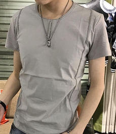 市场上装-T恤-时尚男装t恤