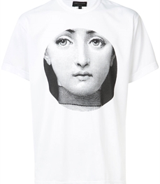 市场上装-T恤-休闲男装t恤