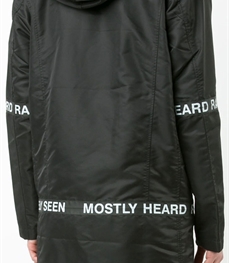 市场上装-中长外套-休闲男装中长外套