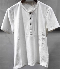 市场上装-T恤-时尚男装t恤